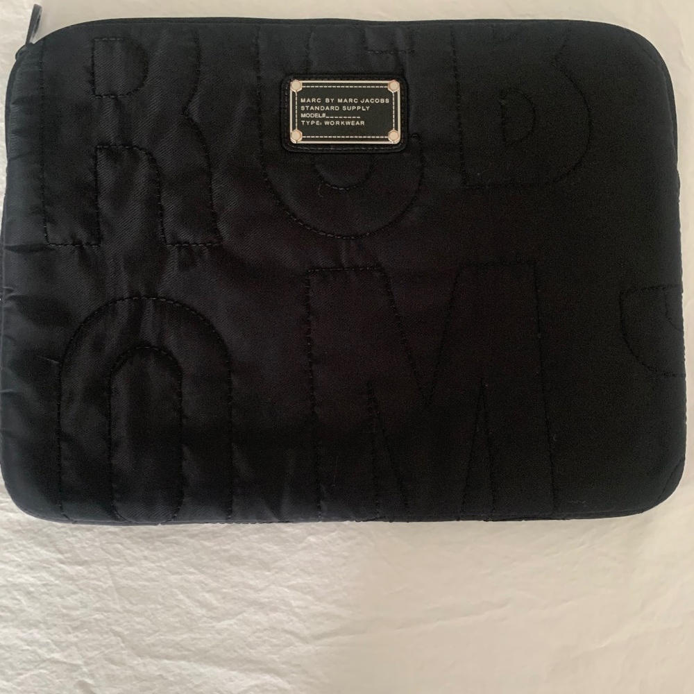 Laptop sleeve